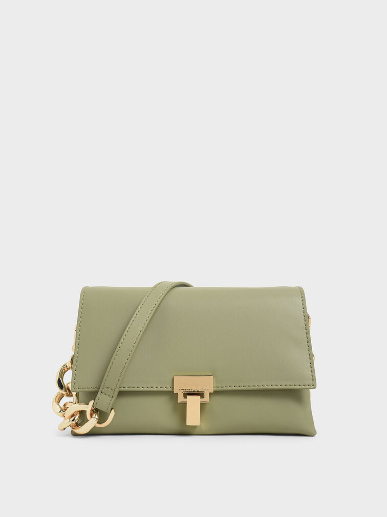 Fendi Baguette Leather Wallet On Chain in Green