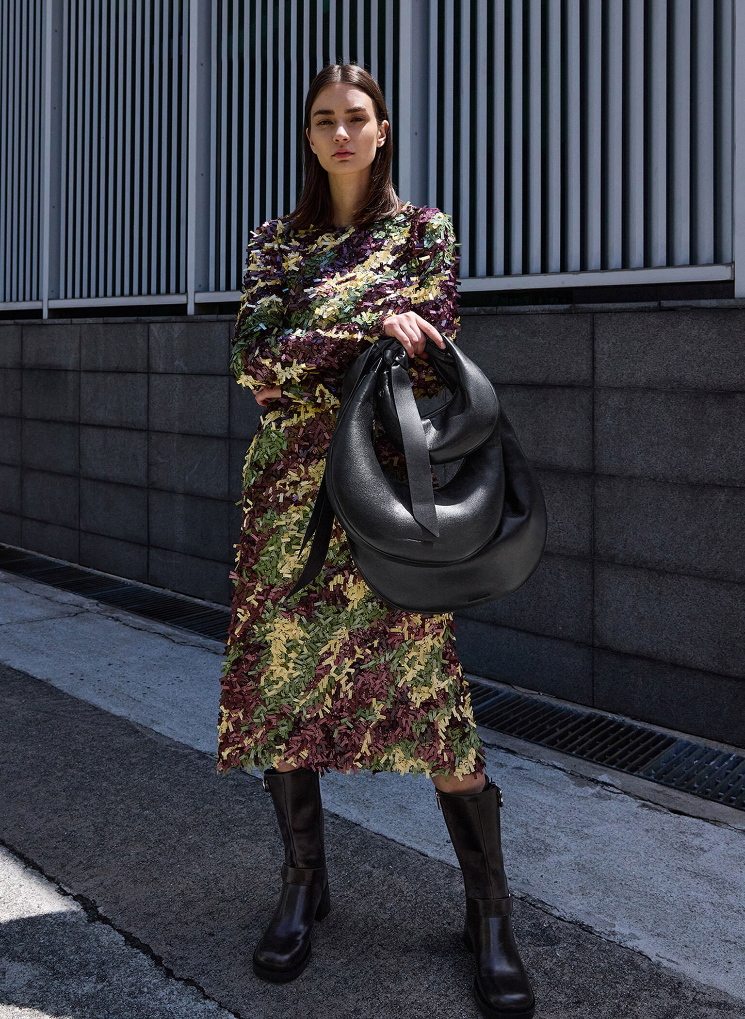 Micro bolso hobo anudado Toni tipo media luna, Noir, hi-res