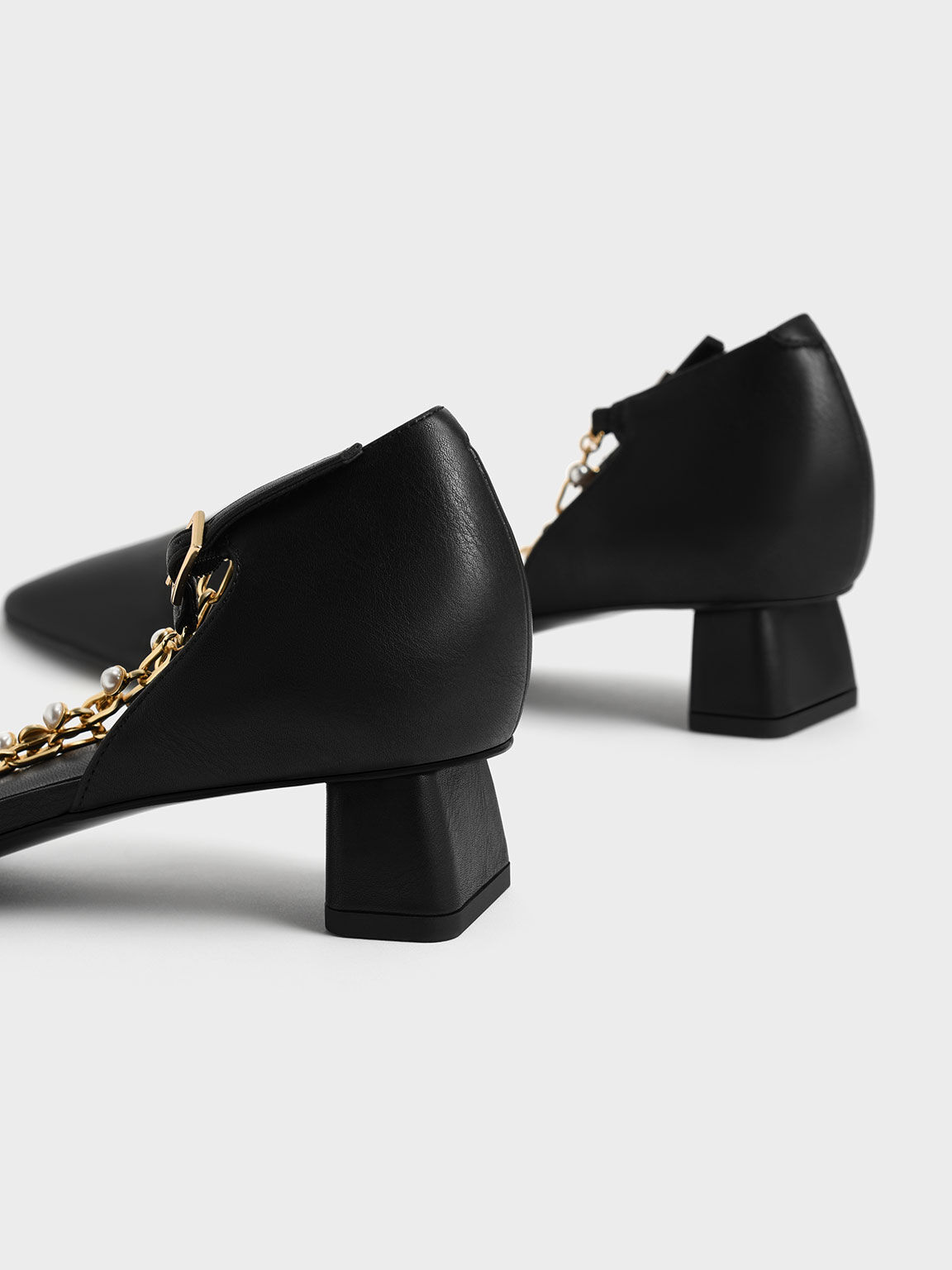 Zapatos de tacón D'Orsay con cadena metálica y cuentas, Negro, hi-res