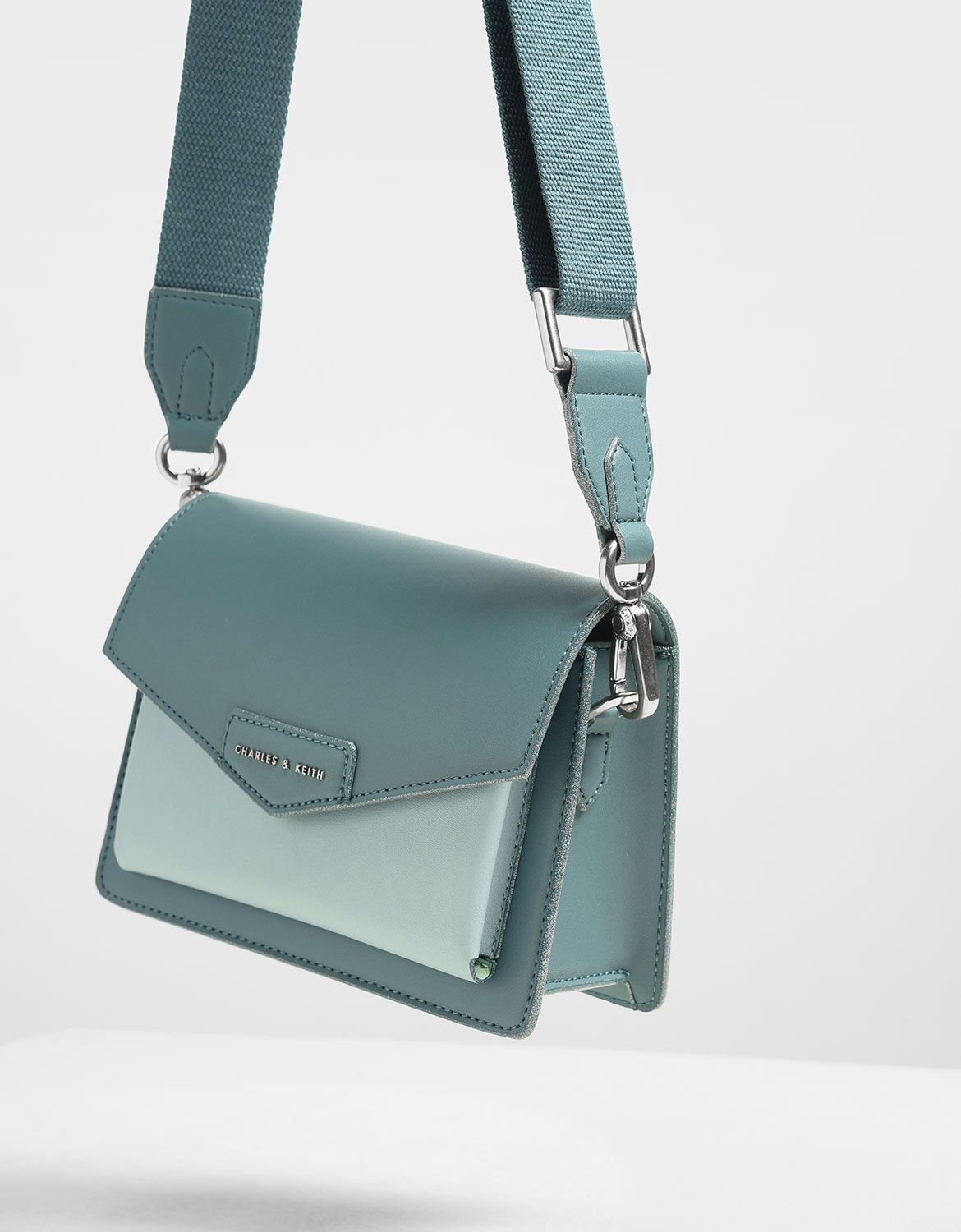Charles and keith online sling bag 2019