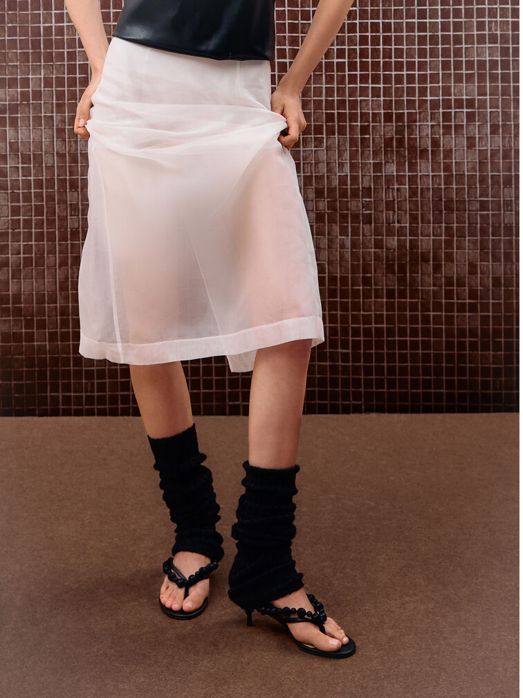 Sandalias tipo chancla de piel con cuentas y tac&oacute;n kitten, Negro, hi-res