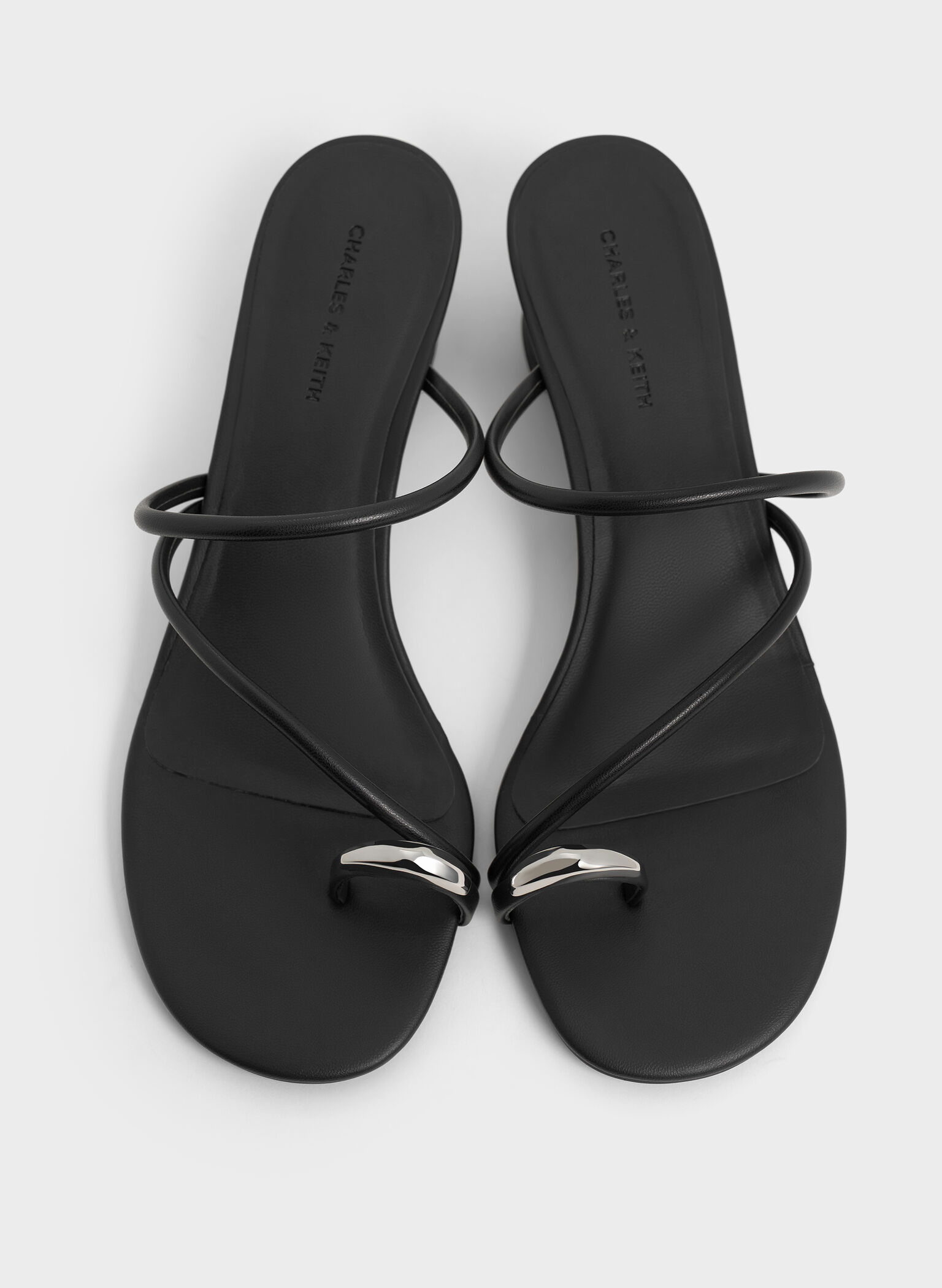 Metallic-Accent Strappy Toe-Ring Heeled Sandals, Black, hi-res