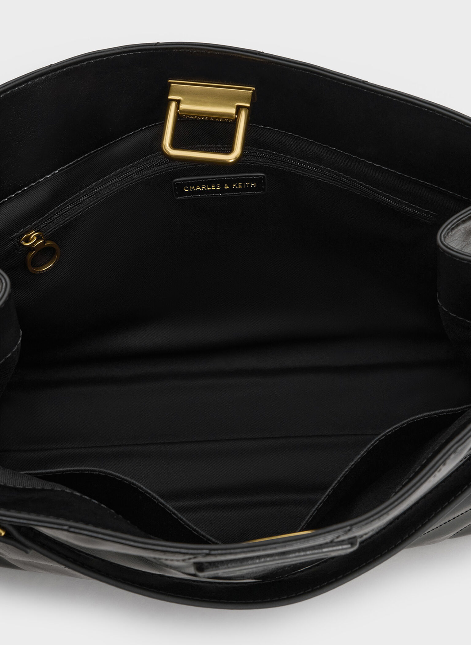 Bolso tote Neva con tiras de cadena y paneles, Negro, hi-res