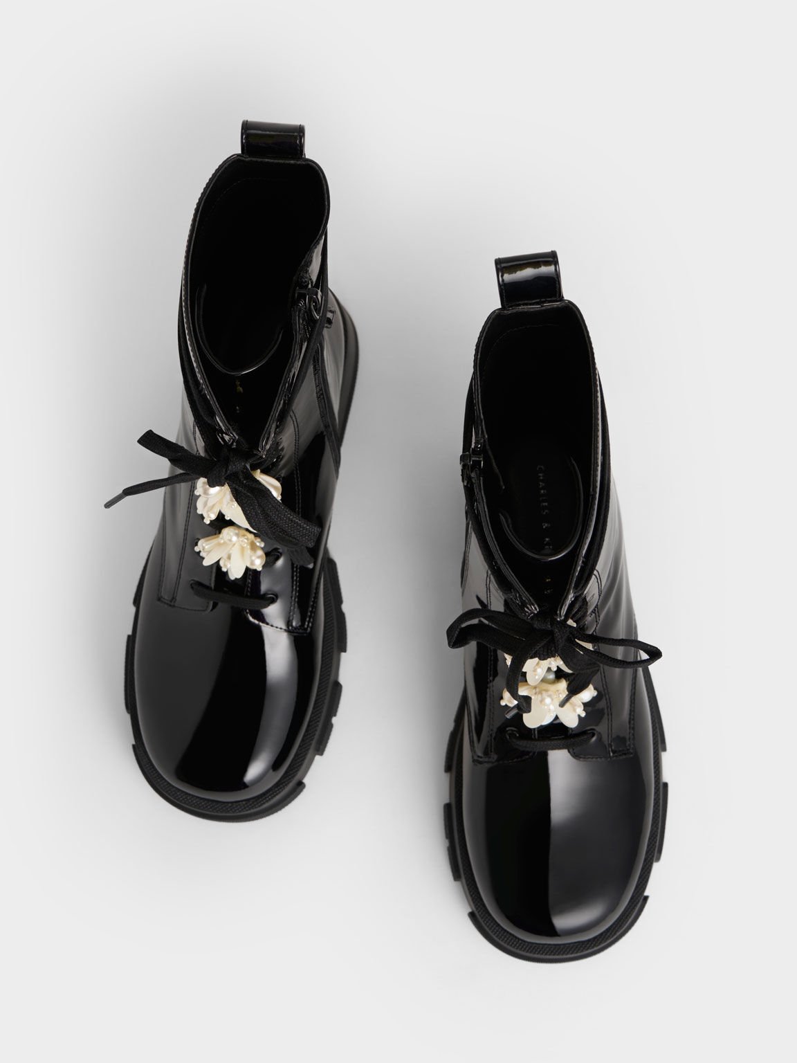 Hayden 珍珠小花漆皮綁帶靴, 黑色, hi-res