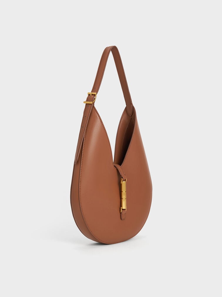 Bolso hobo Cesia con detalles metálicos, Marrón chocolate, hi-res