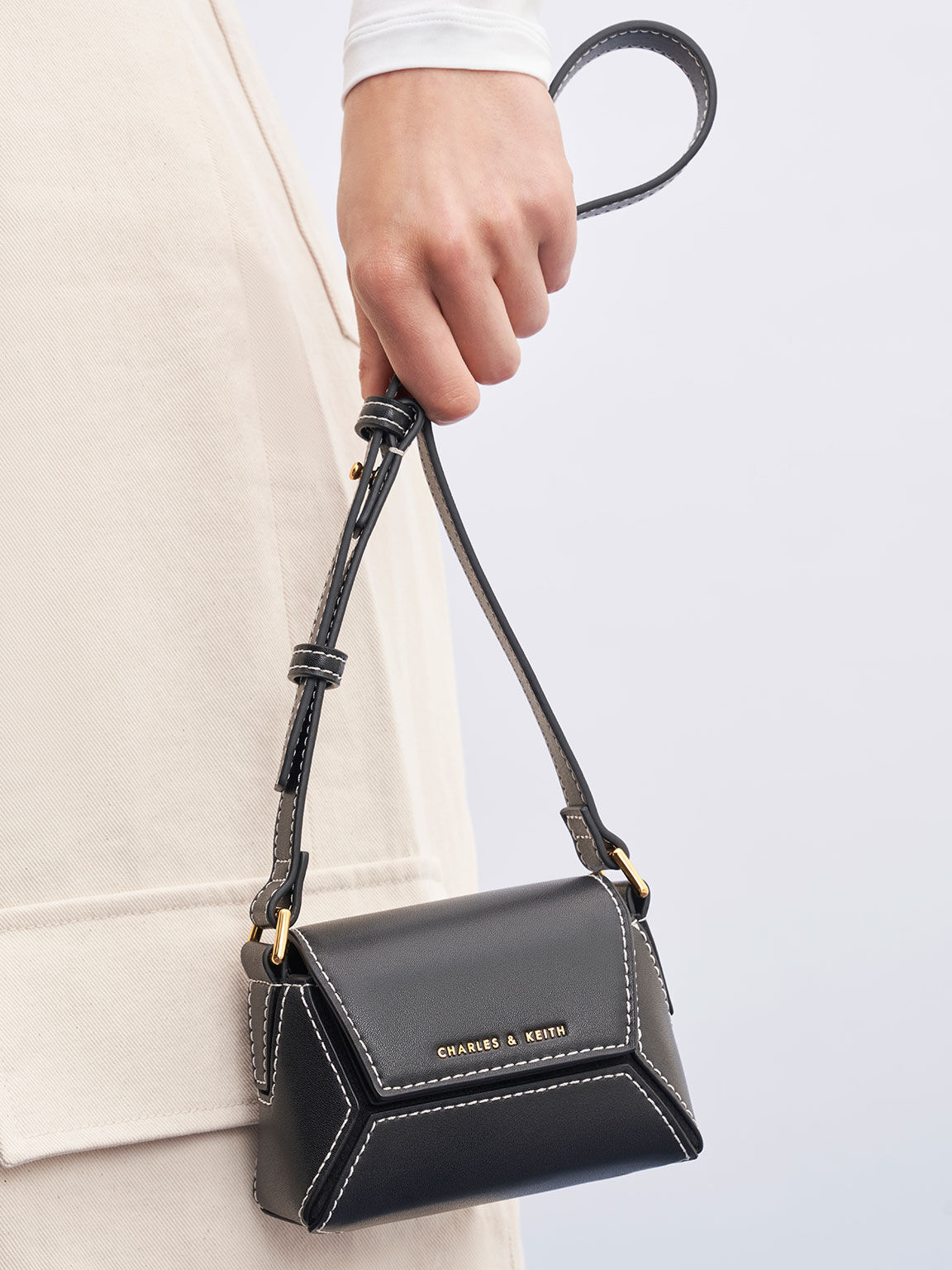 Black Nasrin Geometric Mini Bag - CHARLES & KEITH OM