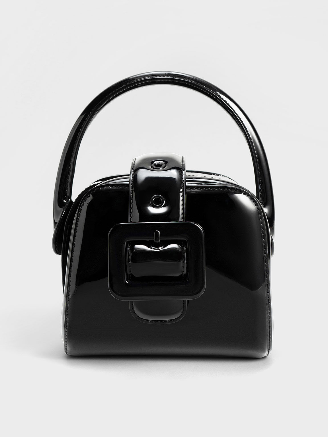 Bolso con cinturón Lula de charol - Negro - CHARLES KEITH US