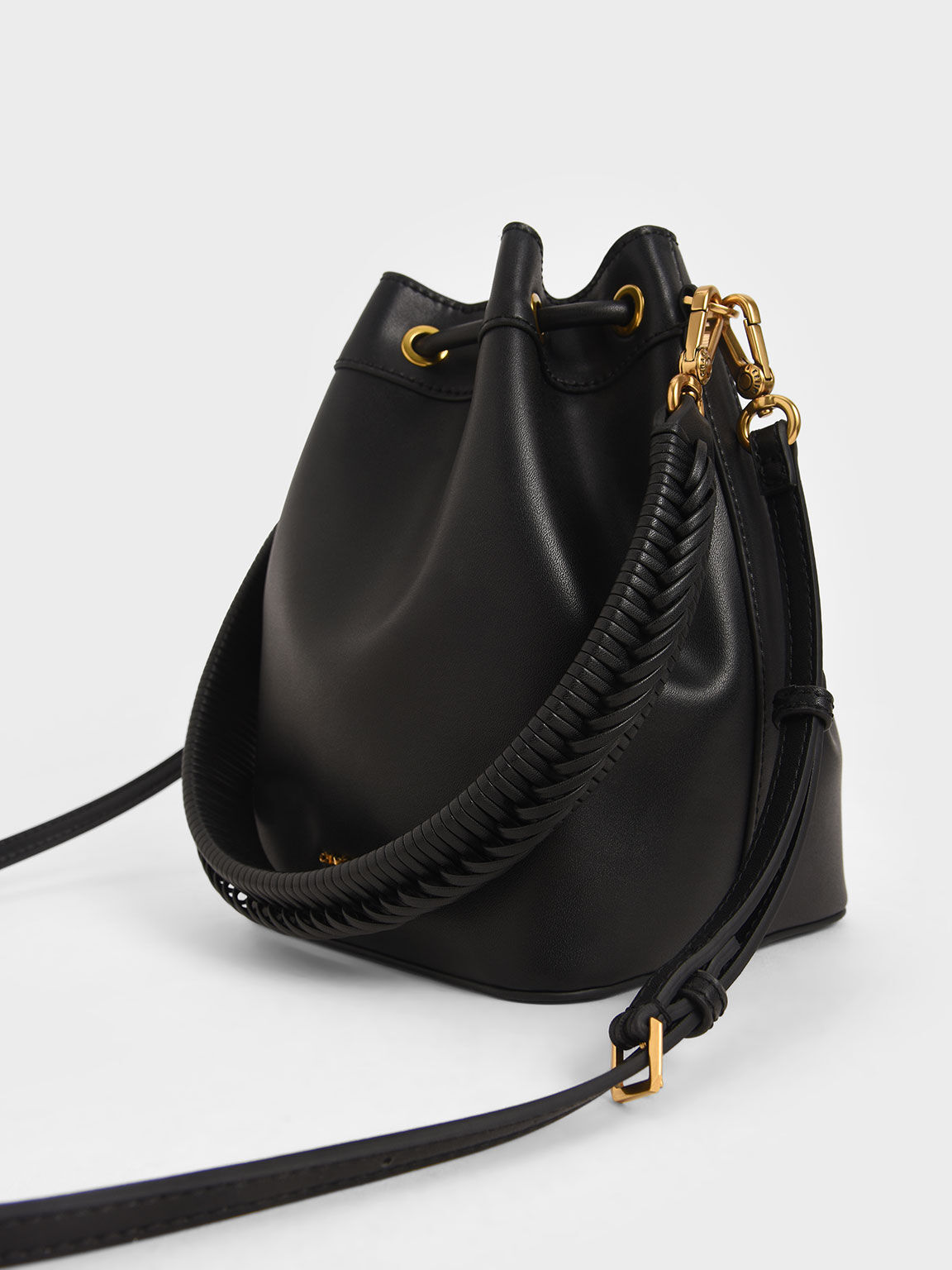 Black drawstring hotsell bucket bag