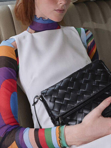 Bolso entrelazado tipo bandolera con solapa delante Ivette, Noir, hi-res