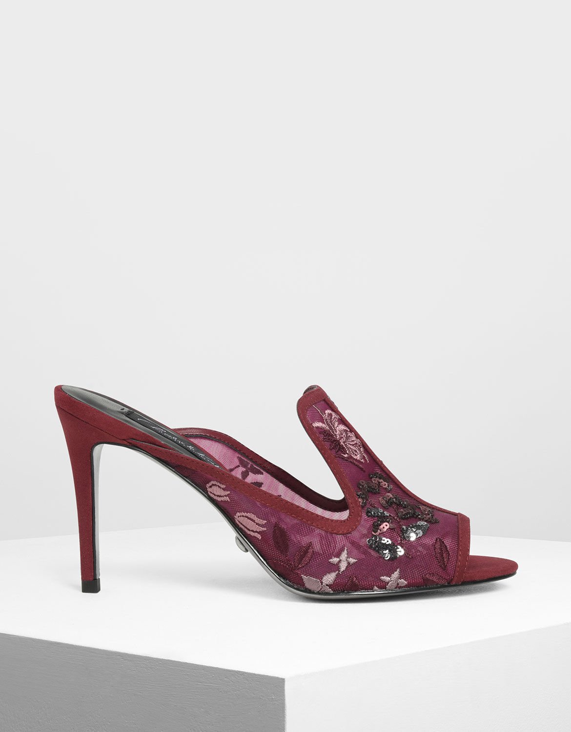 Embroidered heels Clearance