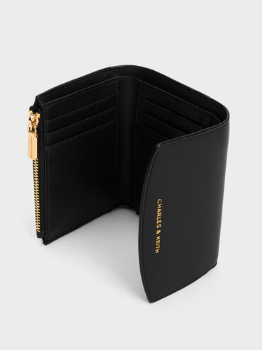Cartera con solapa curvada, Negro, hi-res