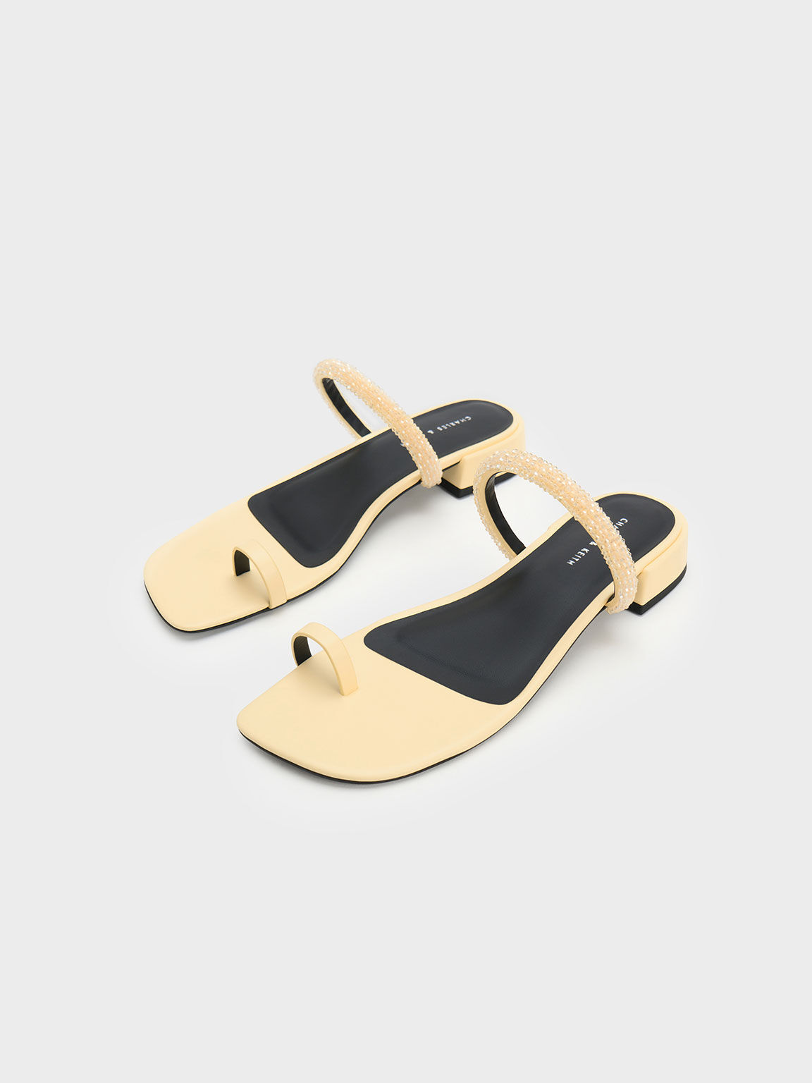 Gold toe hotsell ring sandals