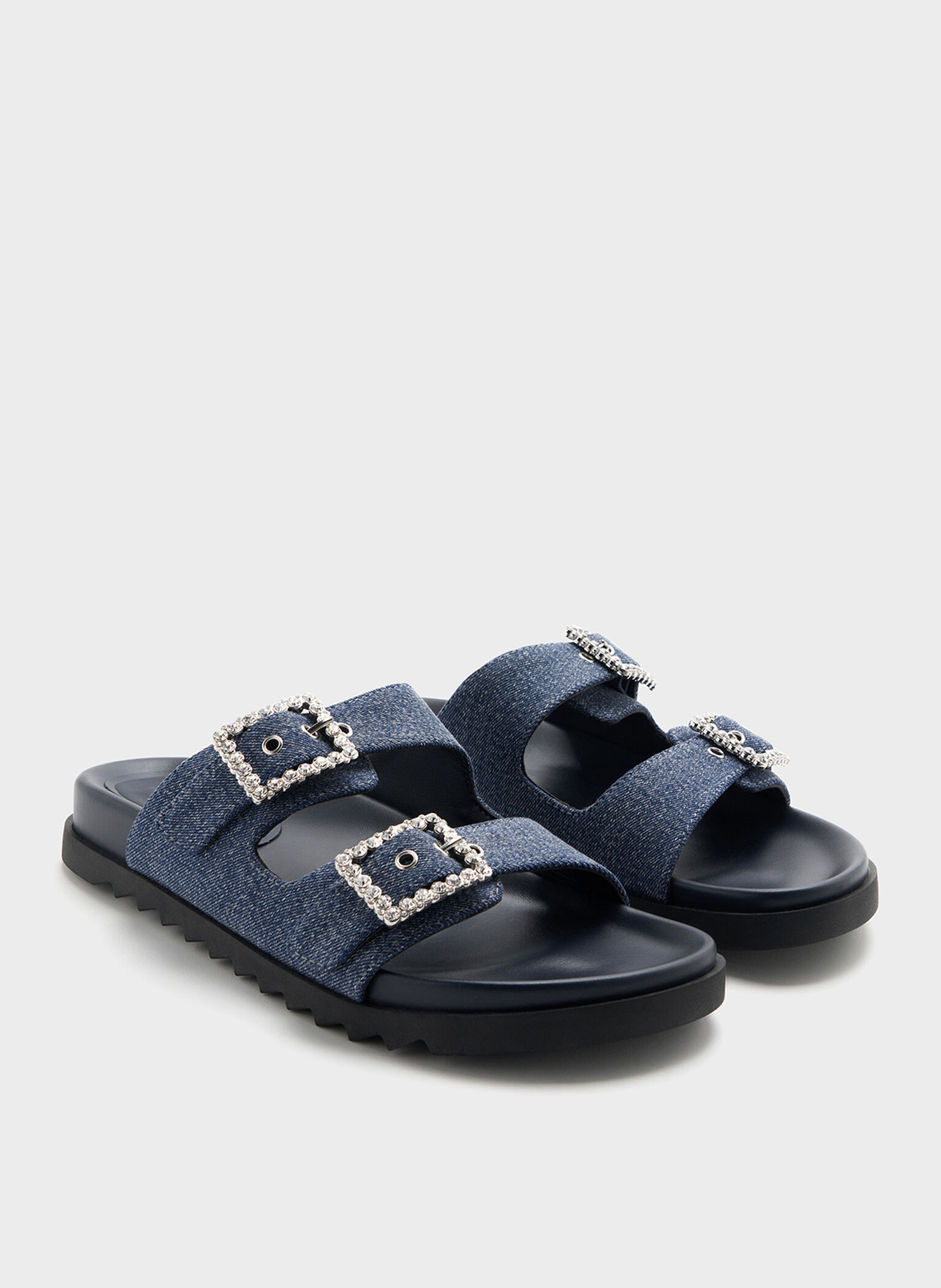 Sandalias denim de doble tira con hebilla adornada con gemas, Azul mezclilla, hi-res