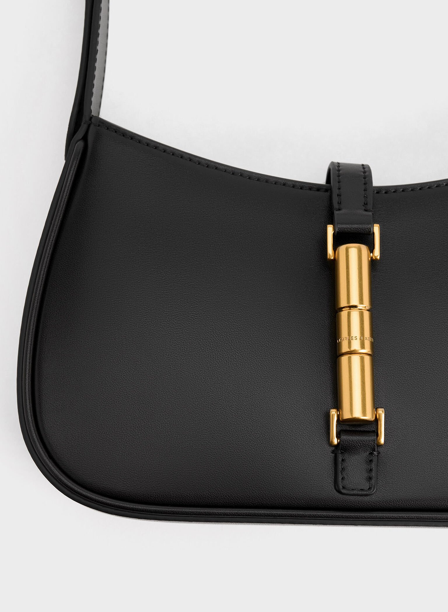 Bolso Cesia con acento metálico, Negro, hi-res