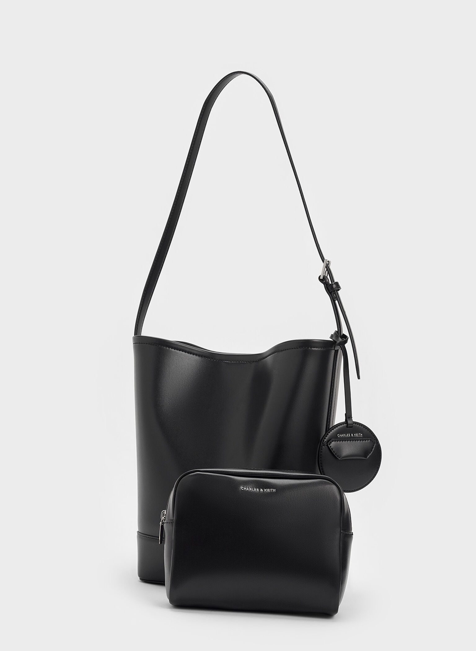 Enola Elongated Bucket Bag, Noir, hi-res