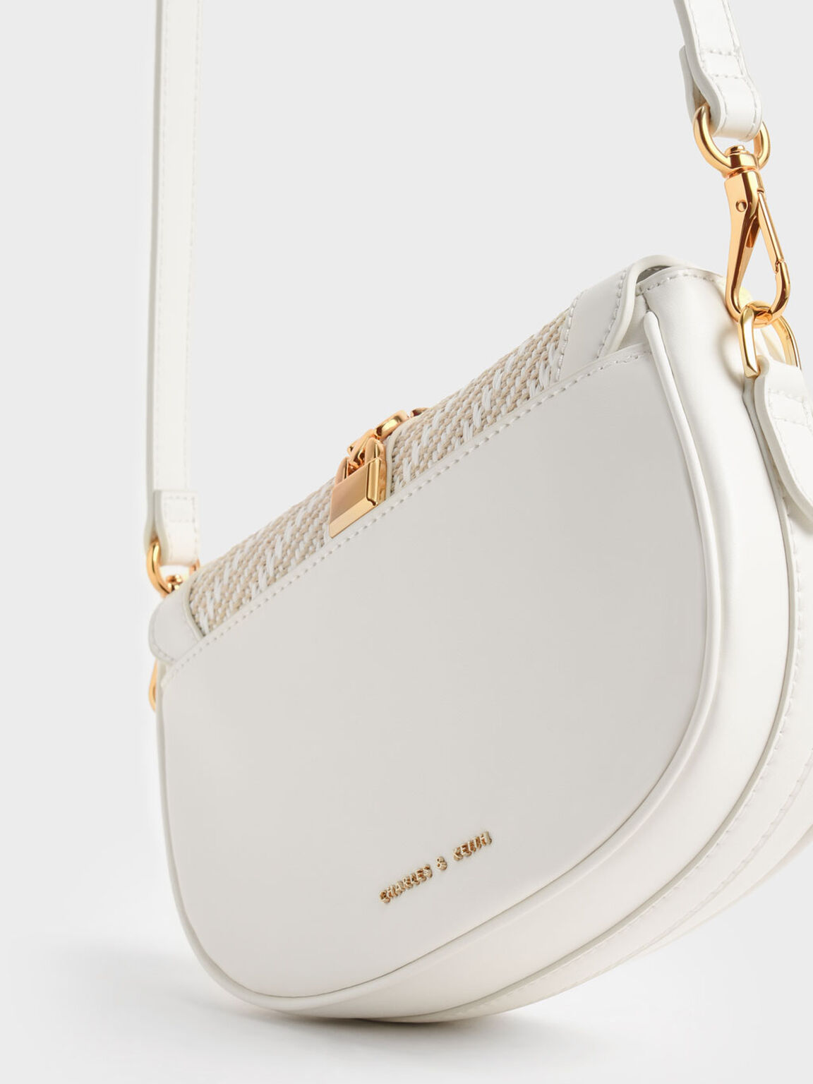 Isana Chain-Accent Crossbody Bag, Blanco, hi-res