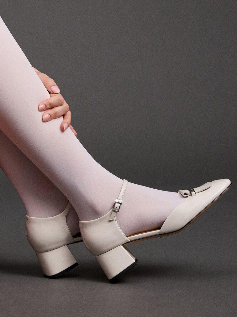 Tacones D'Orsay de cuero con puntera cuadrada y tira al tobillo, Blanco tiza, hi-res
