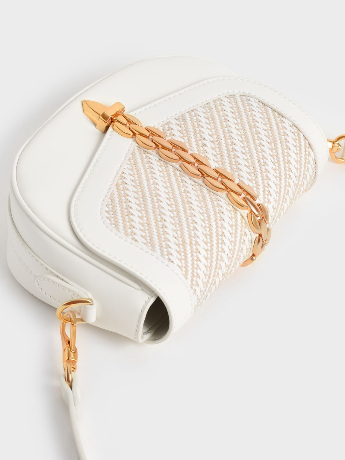 Isana Chain-Accent Crossbody Bag, Blanco, hi-res