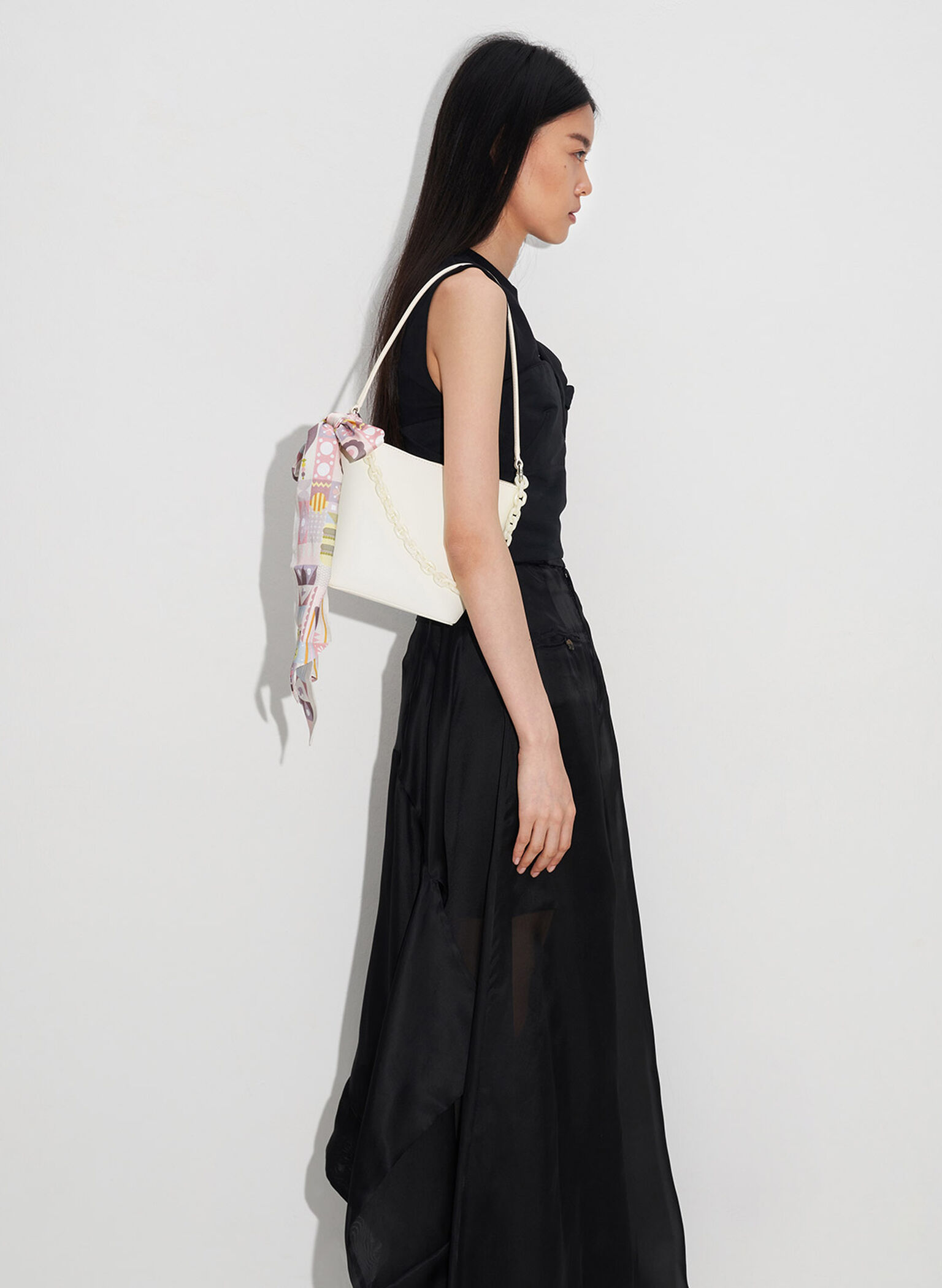 Bolso tipo bombonera con bufanda Alcott, Crema, hi-res