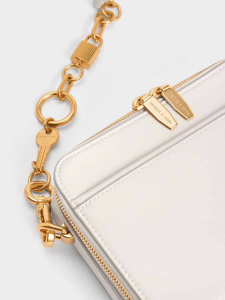 Women's Rectangular Crossbody Bag - Gold Chain Strap / Pearl Key