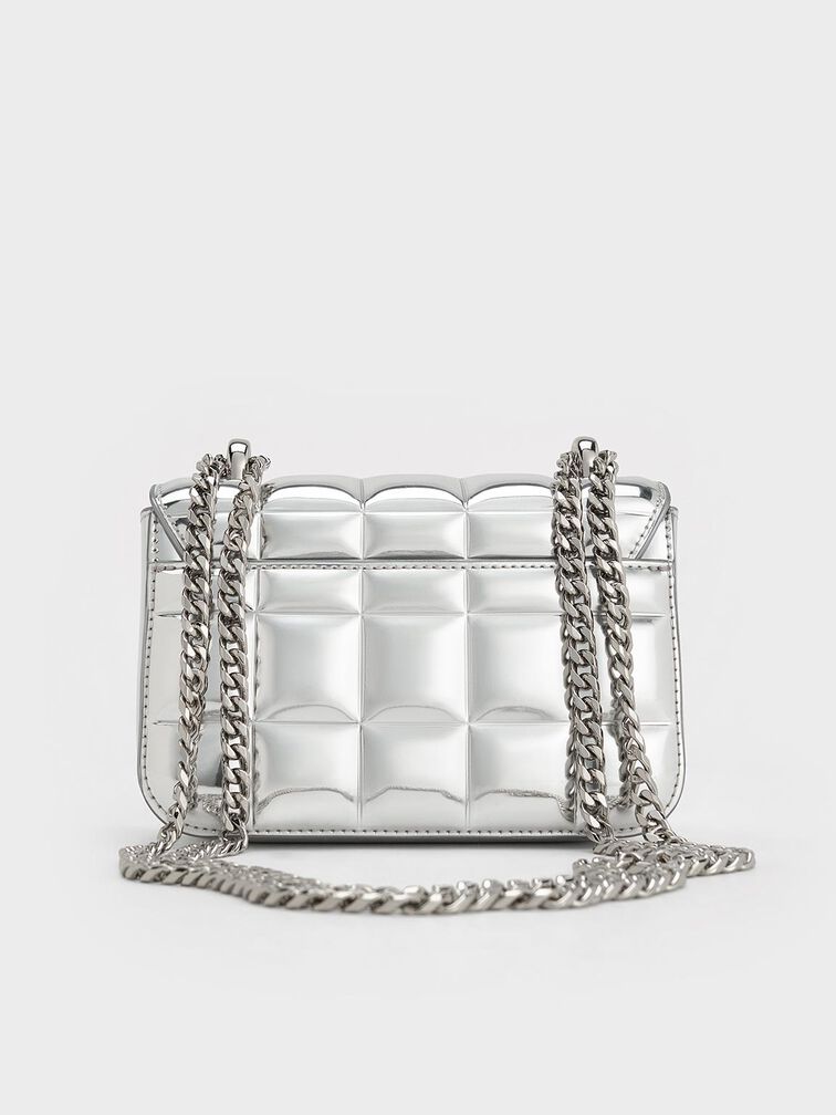 Bolso metÃ¡lico acolchado cuadrado con asa de cadena, Plateado, hi-res