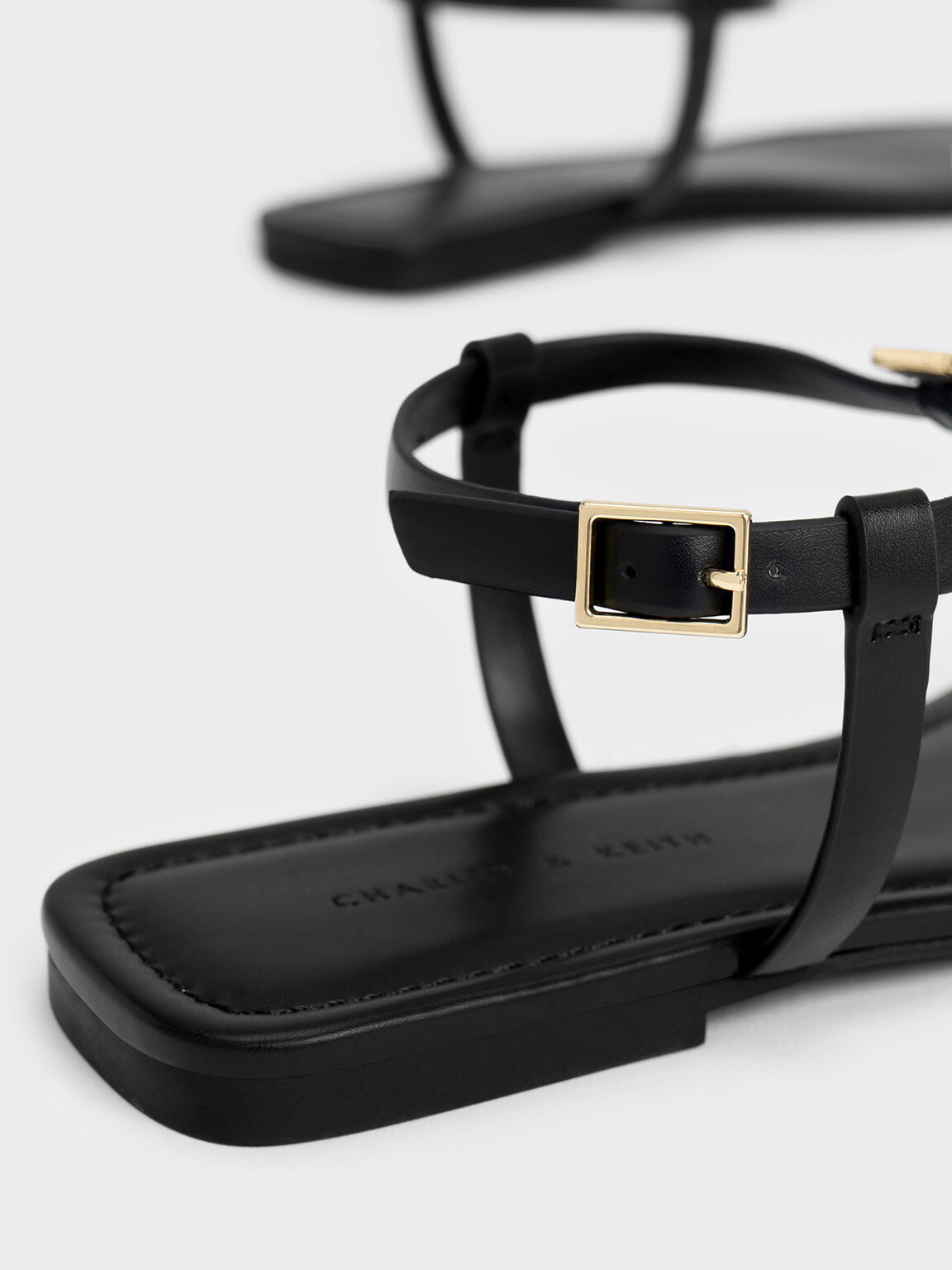 Charles Keith Metallic Accent T Bar Thong Sandals Black US 4