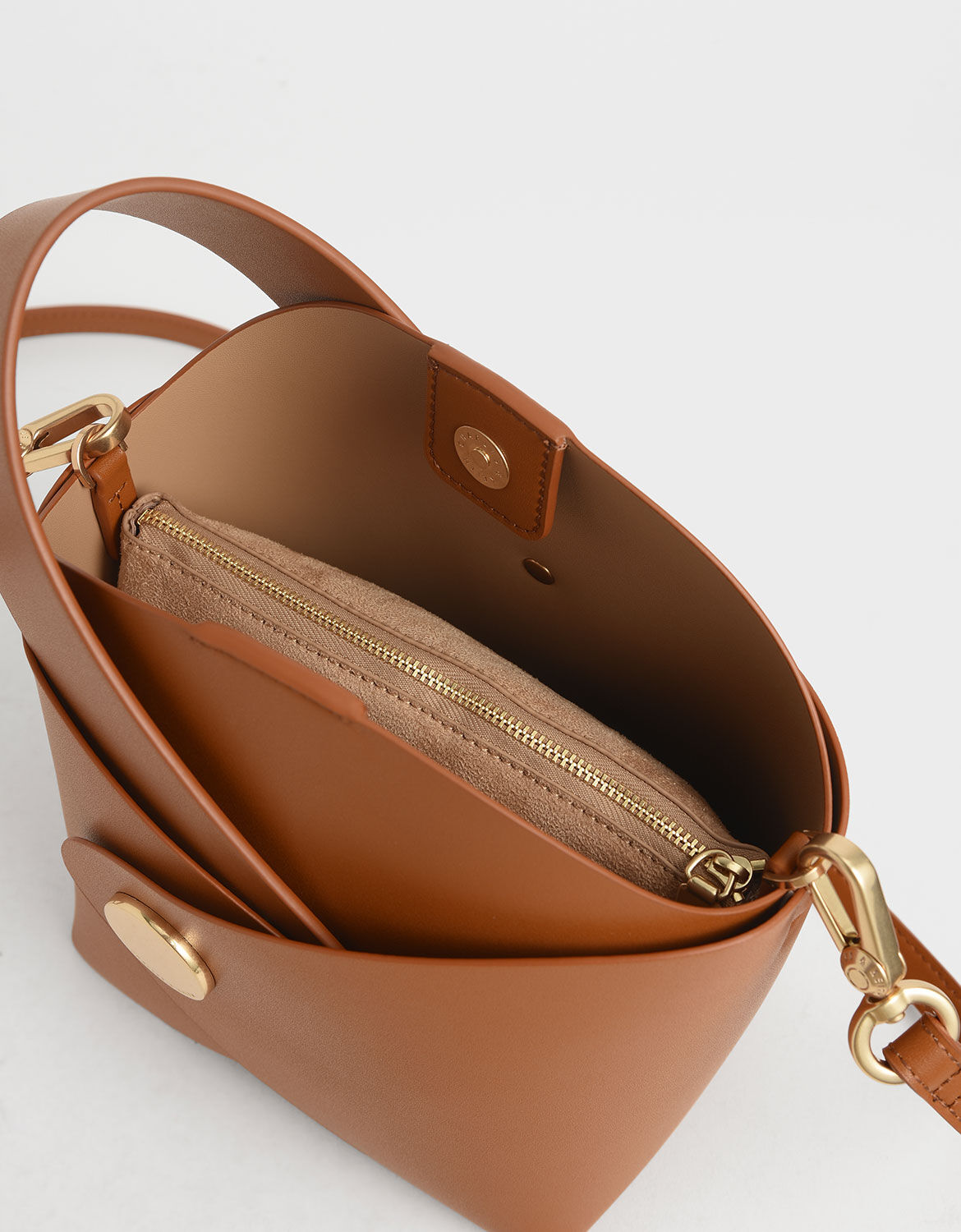 tan bucket bag