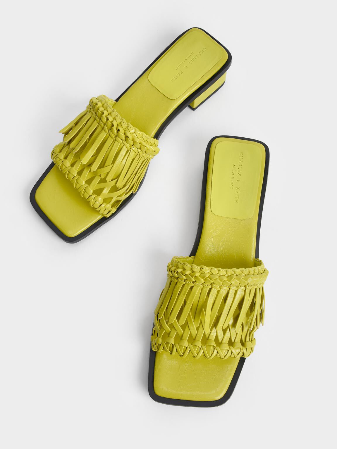 Sandalias con flecos de charol arrugado, Verde lima, hi-res