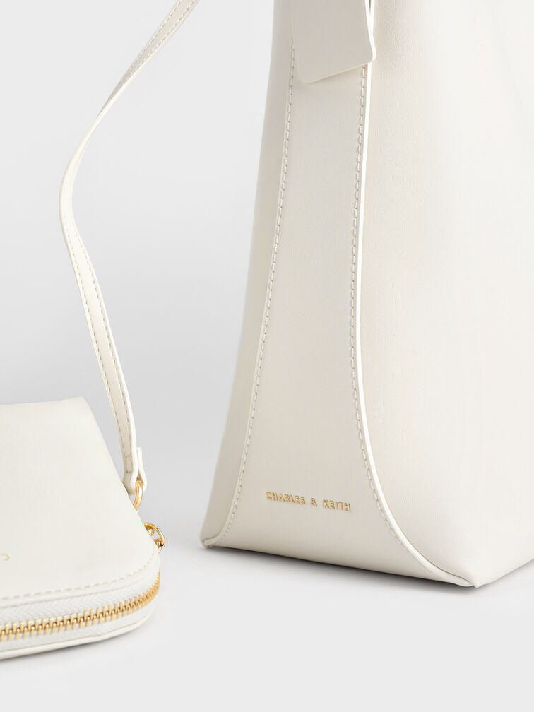 Bolso hobo grande Edna, Crema, hi-res