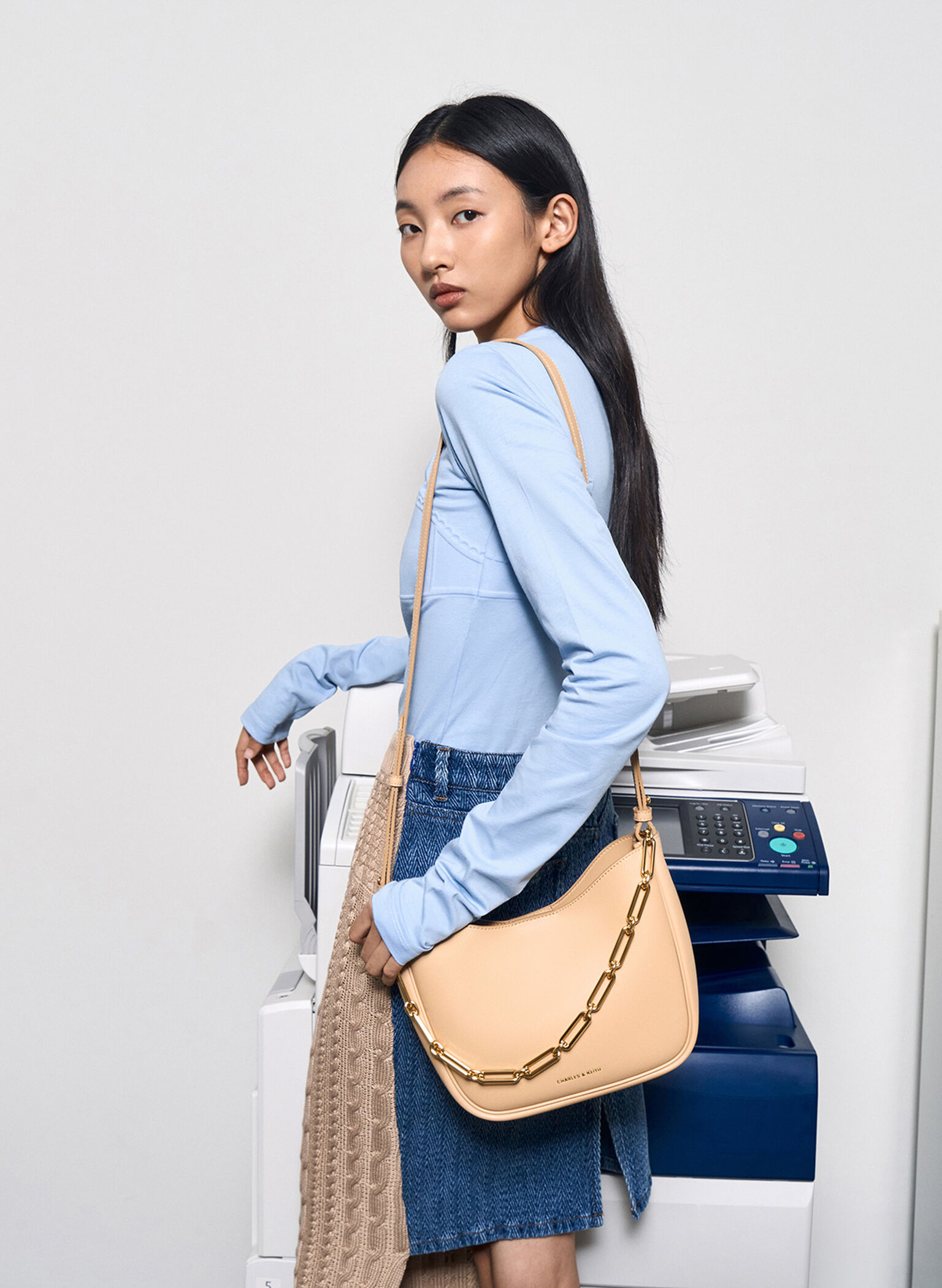 Bolso Robyn con asa de cadena, Beige, hi-res