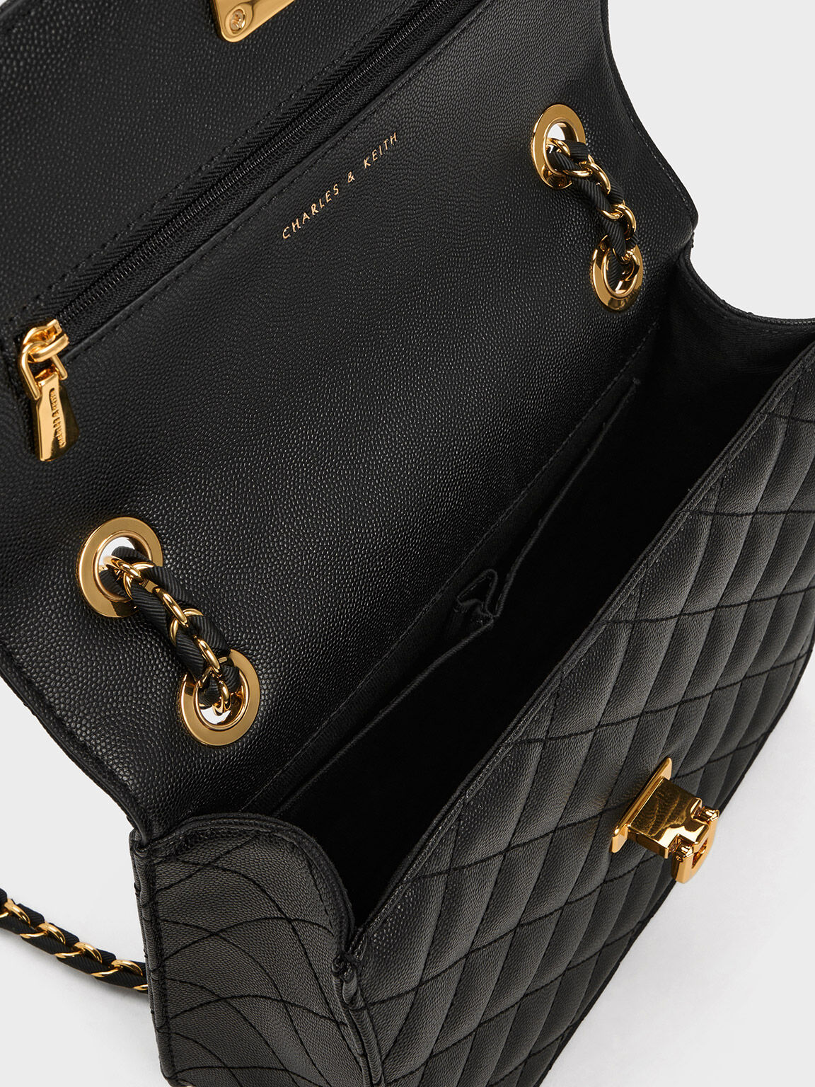 Quilted chain strap purse clearance
