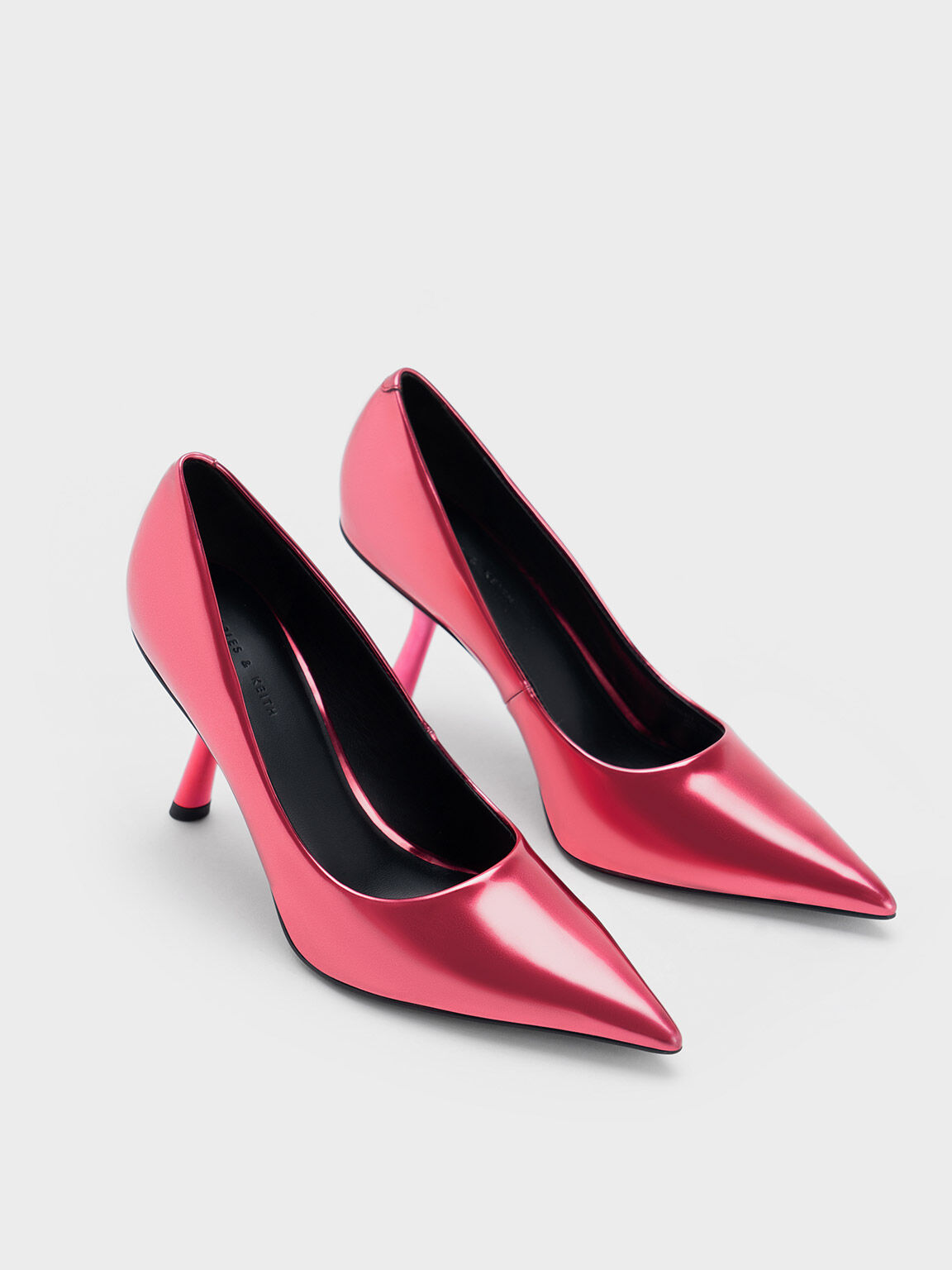 Red pointy toe best sale heels