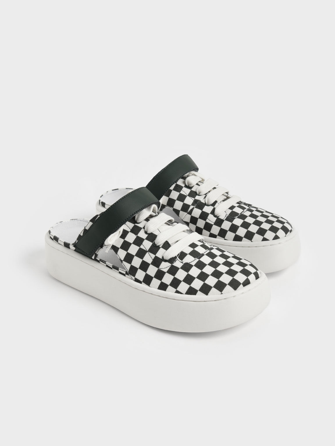 Checkerboard store canvas shoes
