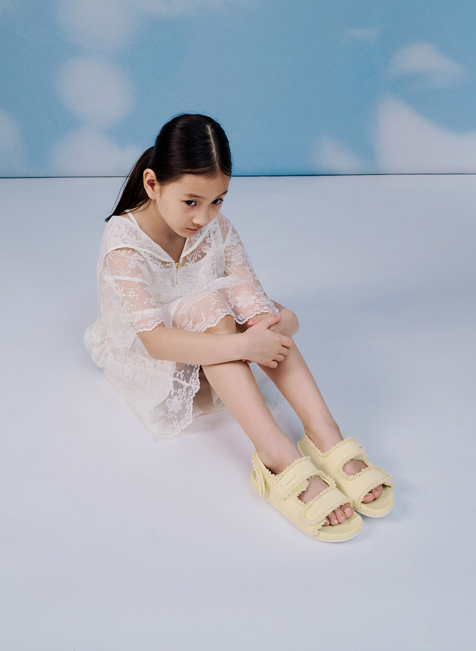 Sandalias planas de elastano con adornos de perlas para niña, Amarillo mantequilla, hi-res