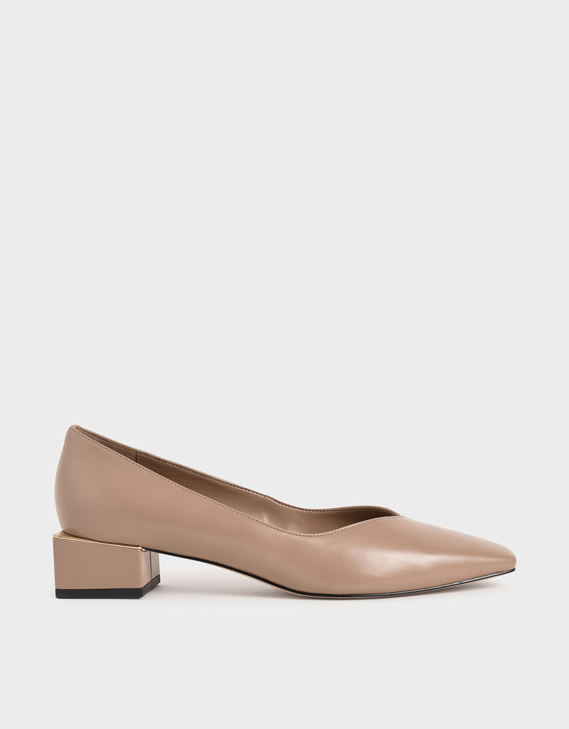 nude court shoe