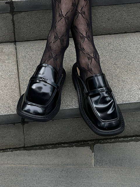  - - CHARLES & KEITH