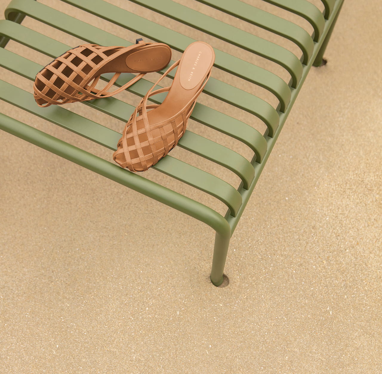 土黃色菱格編織穆勒鞋 Women’s square toe caged mules in cognac – CHARLES & KEITH