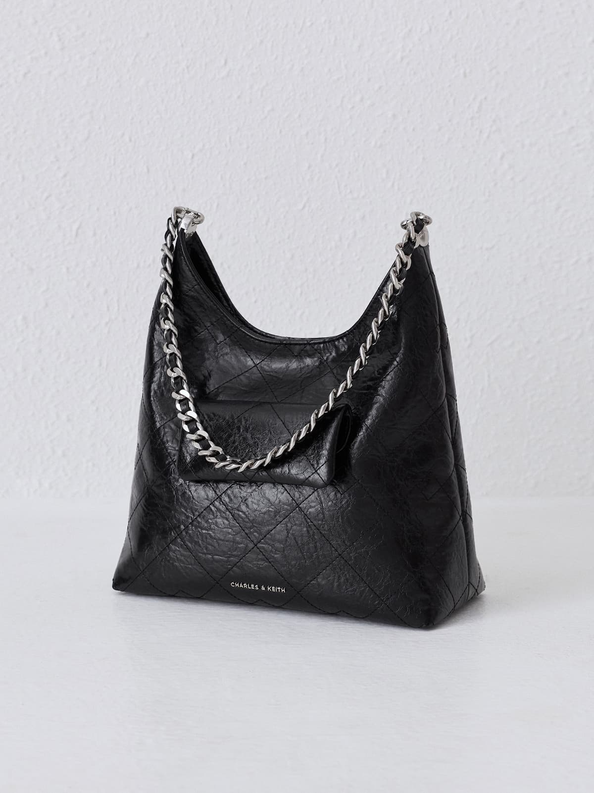 Duo Quilted Front-Pocket Chain Hobo Bag - Noir - CHARLES & KEITH