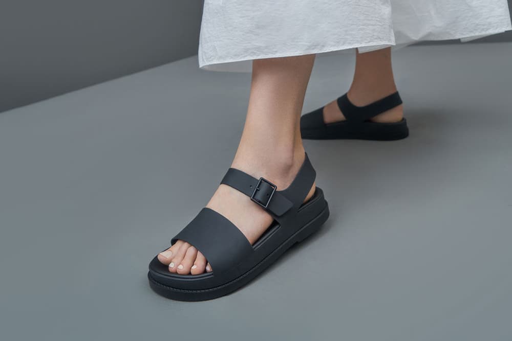 Buckle Strap Flatform Sandals, Black