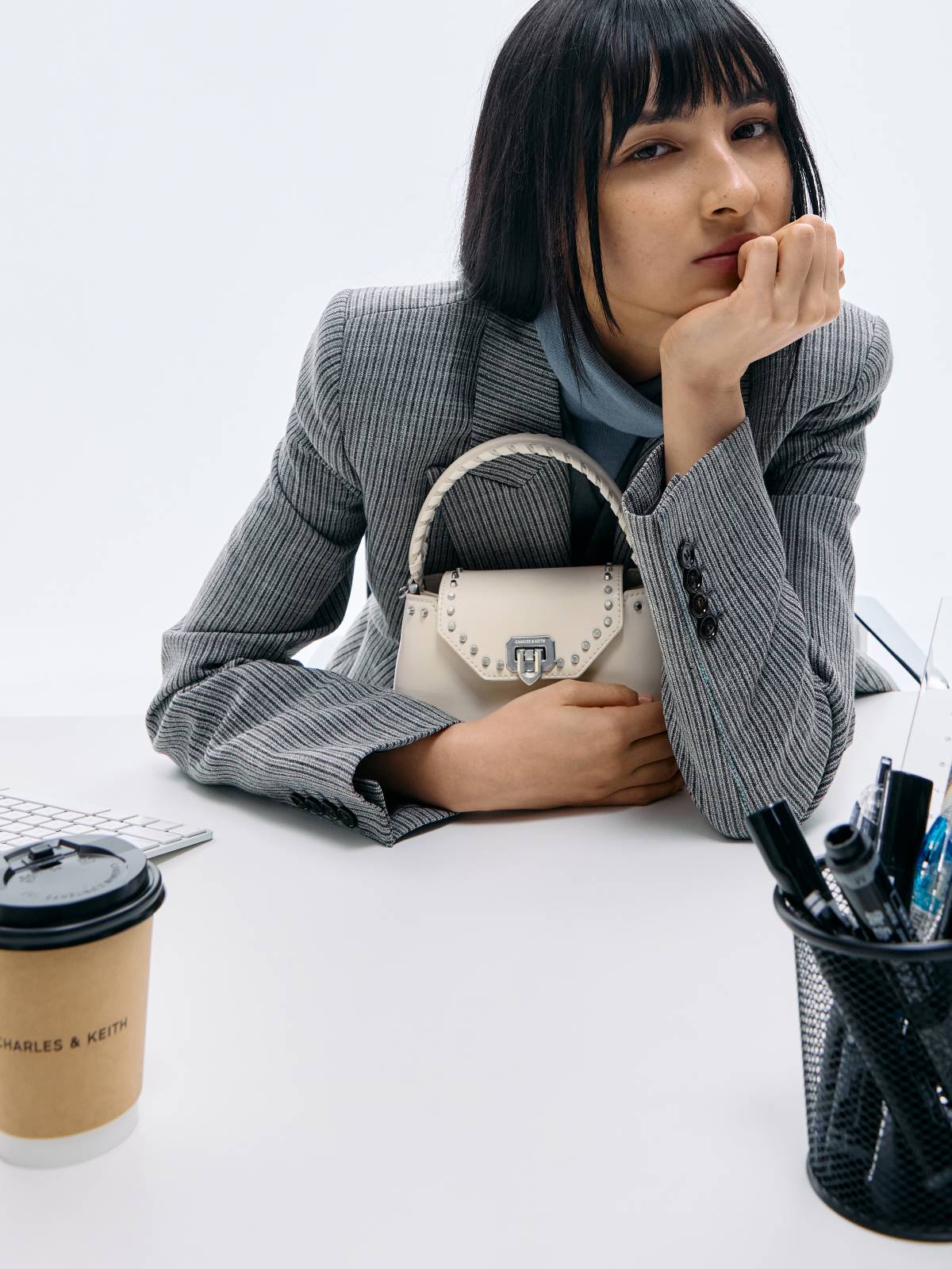 Arwen 鉚釘手提包 - 米黃色 - CHARLES & KEITH