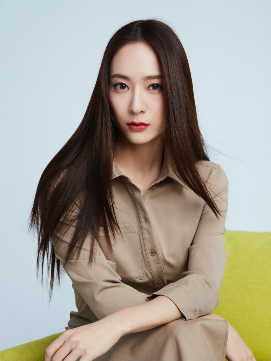 - CHARLES & KEITH