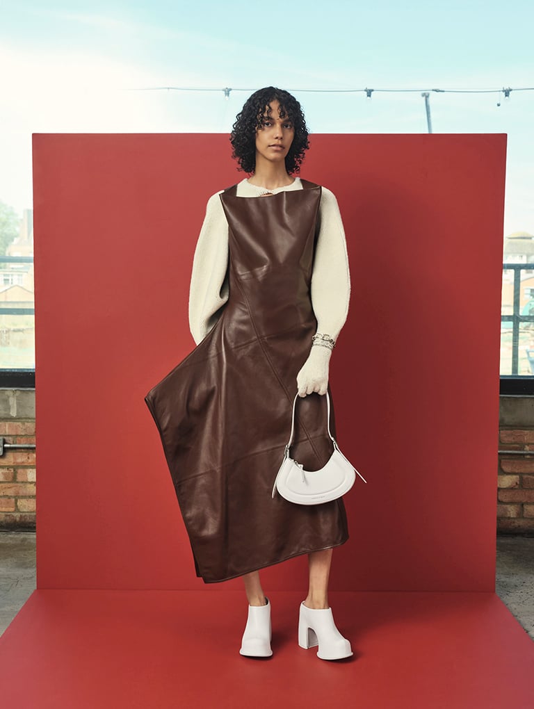 https://www.charleskeith.com/on/demandware.static/-/Library-Sites-CharlesKeith/default/dw30d0ca1d/images/Muse/Fall23/fall-campaign/charles-keith-fall-23-campaign-blog-04.jpg