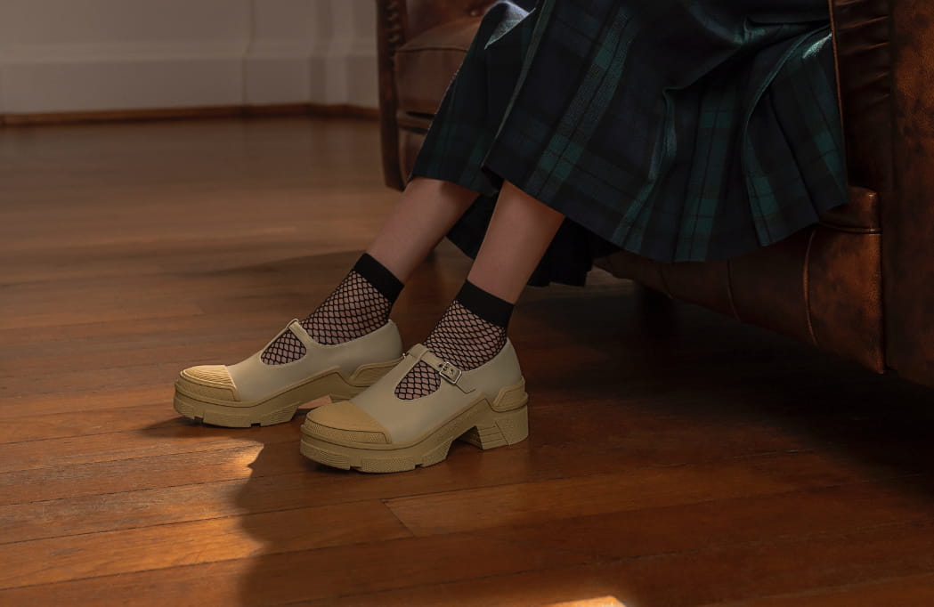 石灰白厚底瑪莉珍鞋 Women’s platform Mary Jane shoes in chalk – CHARLES & KEITH