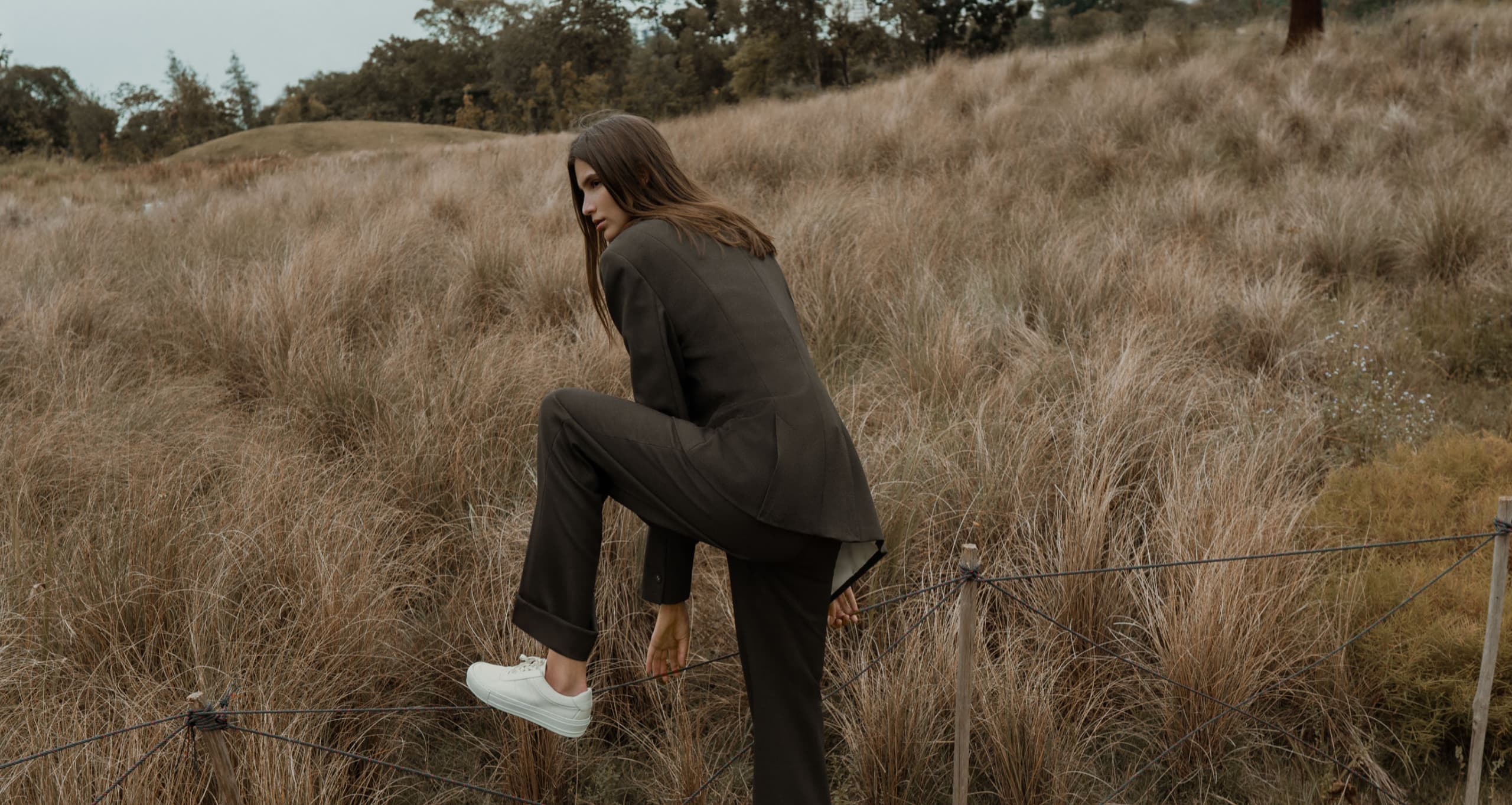 Women’s satin platform sneakers in white – CHARLES & KEITH