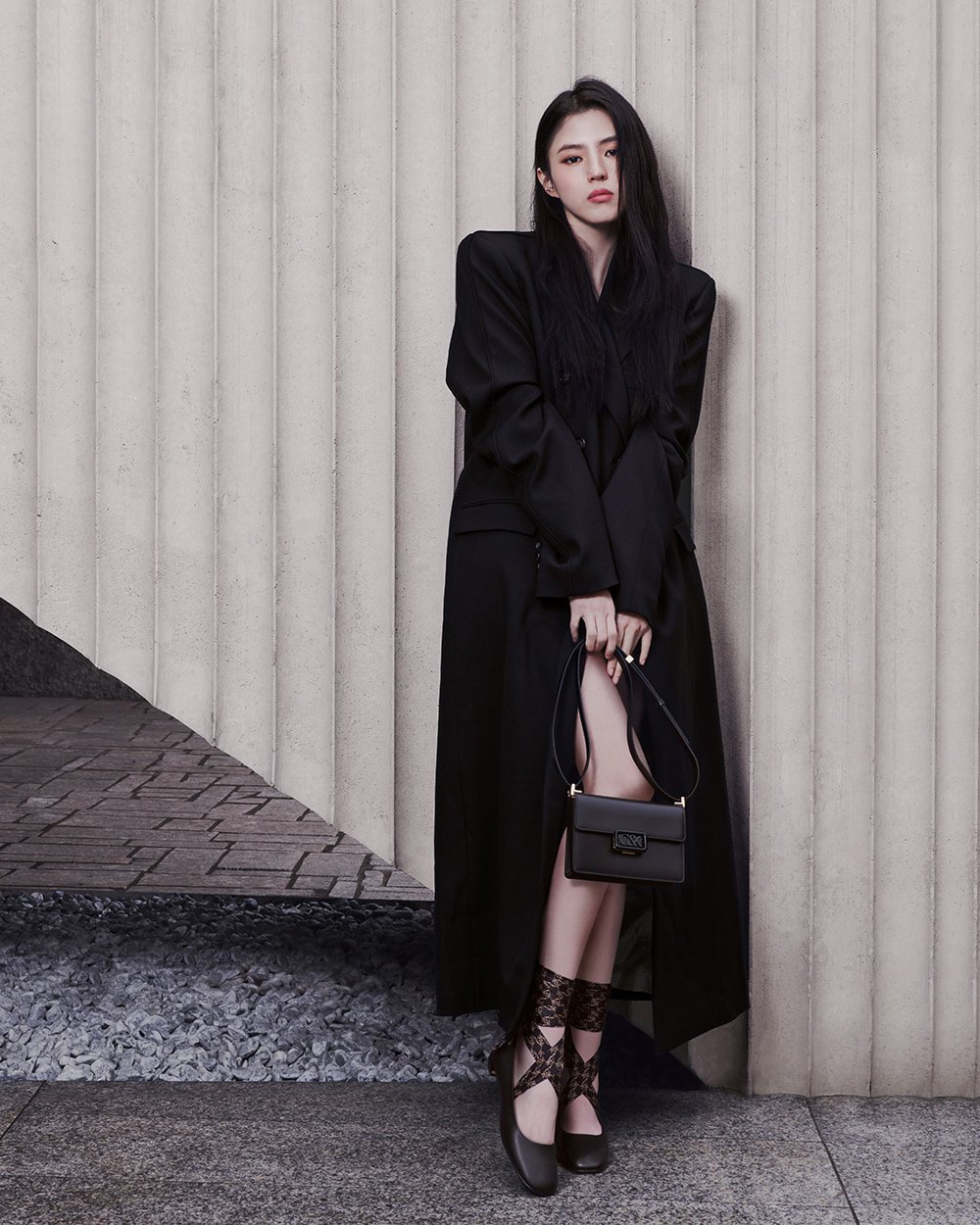 Women’s leather shoulder bag in black and leather monogram tie-around ballet flats, as seen on Han So Hee - CHARLES & KEITH