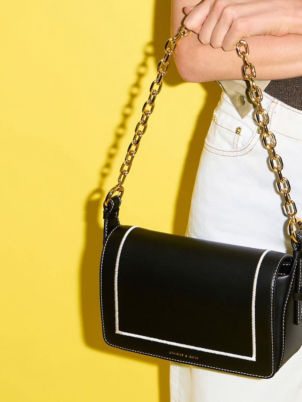 Women’s black Astra chain handle bag - CHARLES & KEITH