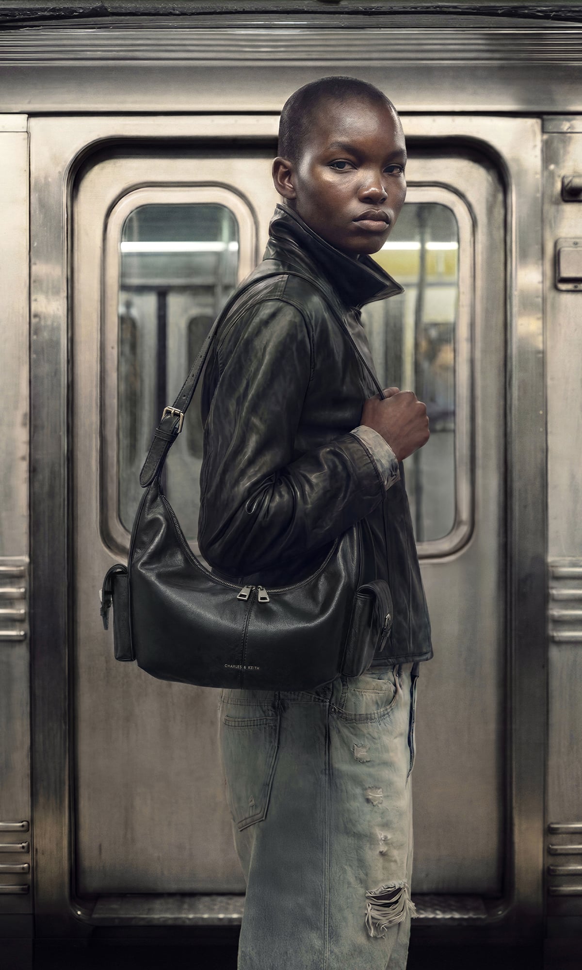 Noir Bessie Side-Pocket Hobo Bag - CHARLES & KEITH