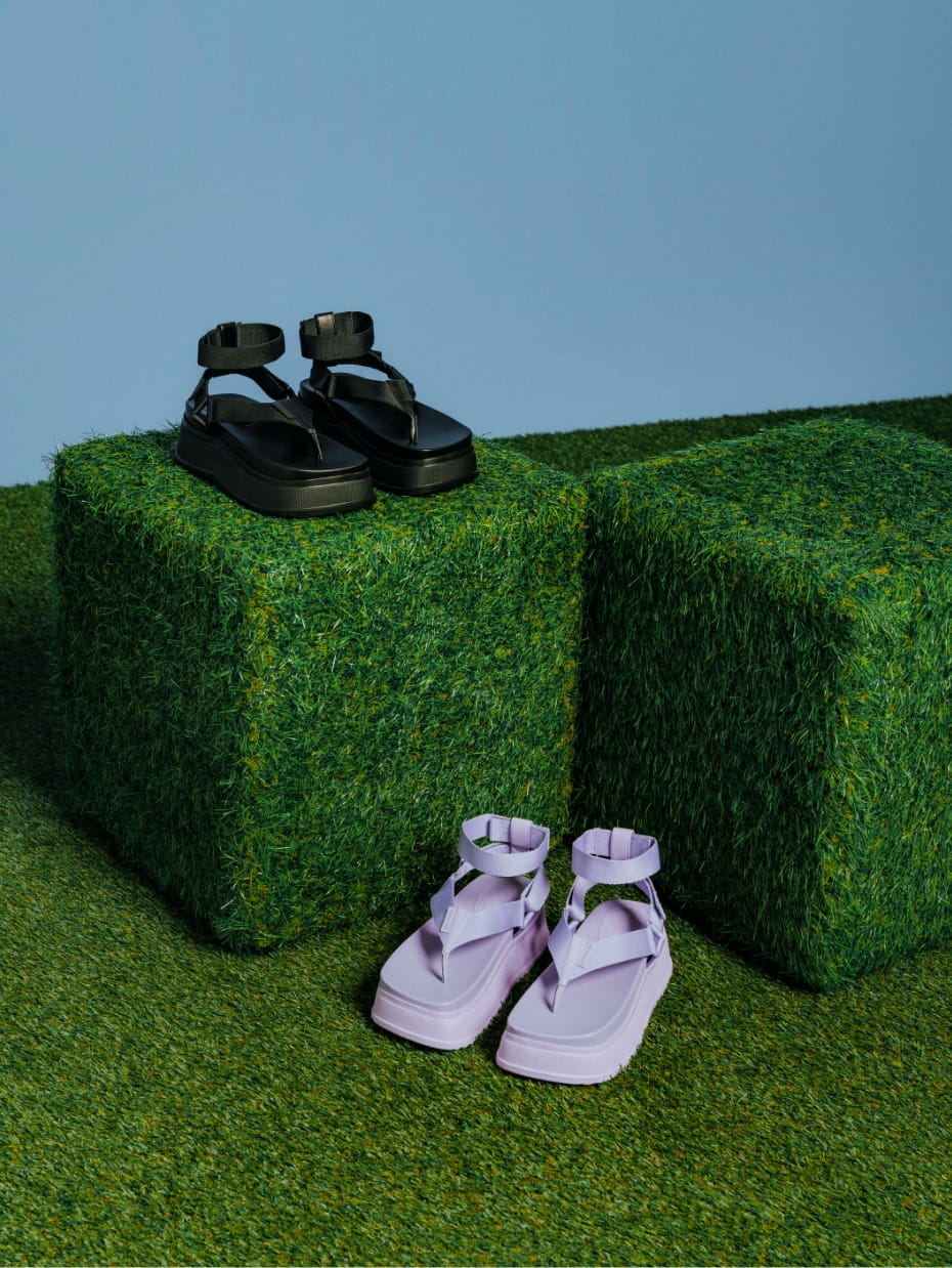 Women’s Joss Ankle-Strap Flatform Thong Sandals in purple and black - CHARLES & KEITH