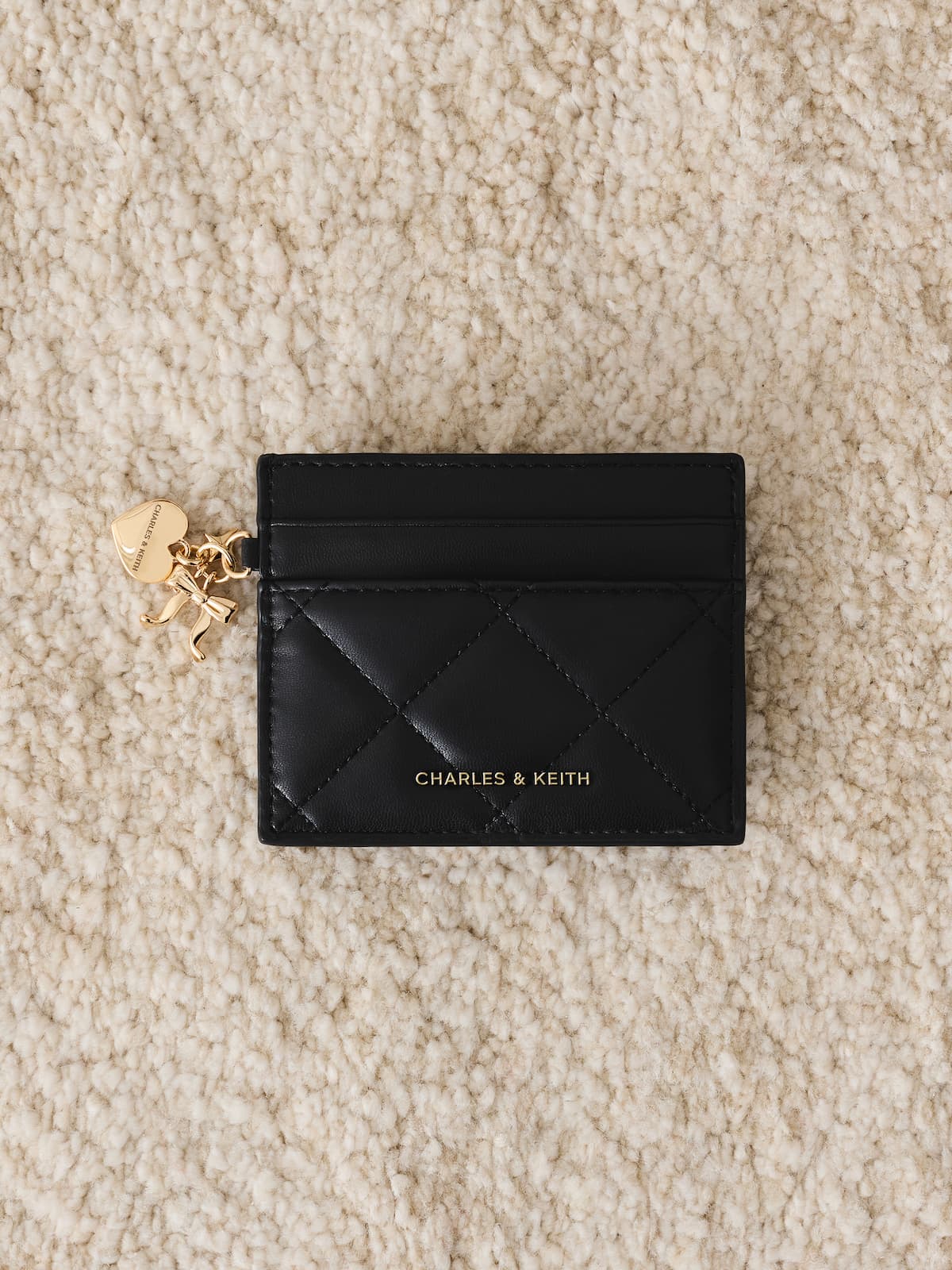 블랙 아리에티 퀼티드 카드 홀더 - CHARLES & KEITH