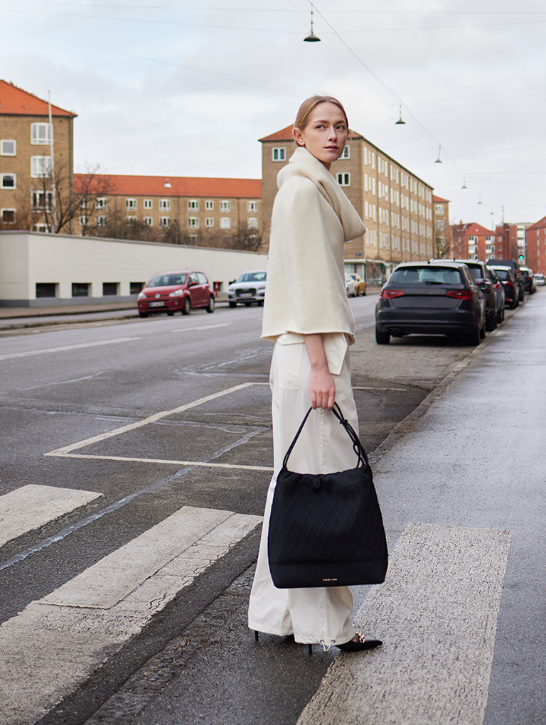 Women’s Genoa Knitted Shoulder Bag in black - CHARLES & KEITH